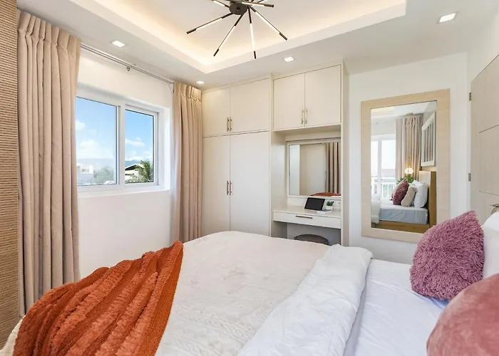 537 Amani Luxury Suite, 3 Minutes To Airport,with Gym & Pool, Fast Wi-fi, Free Netflix マクタン