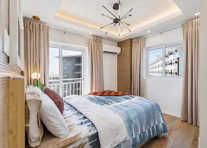 537 Amani Luxury Suite, 3 Minutes To Airport,with Gym & Pool, Fast Wi-fi, Free Netflix *