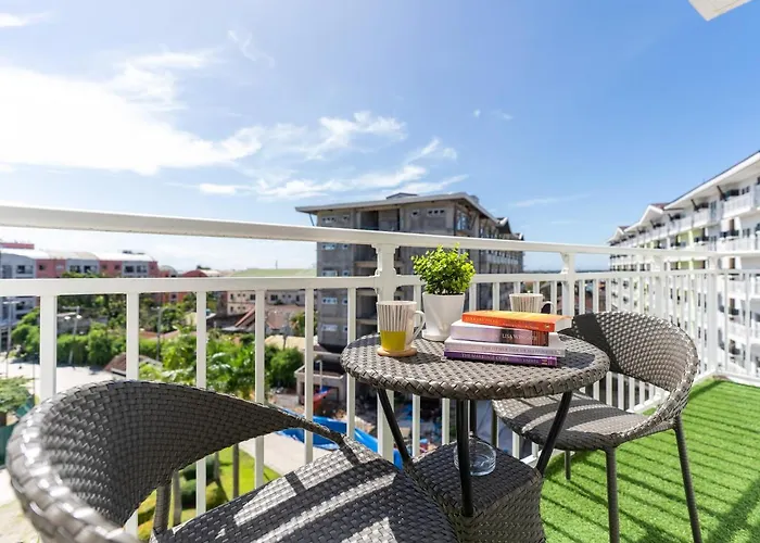 537 Amani Luxury Suite, 3 Minutes To Airport,with Gym & Pool, Fast Wi-fi, Free Netflix *