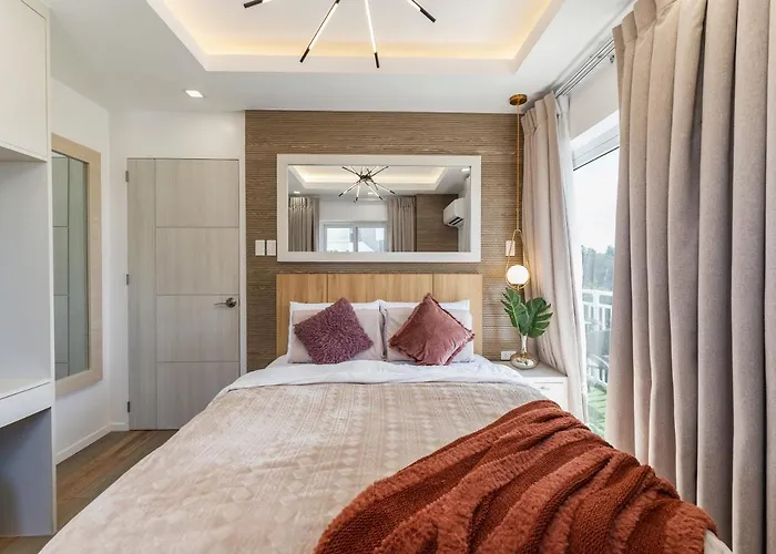 537 Amani Luxury Suite, 3 Minutes To Airport,with Gym & Pool, Fast Wi-fi, Free Netflix *