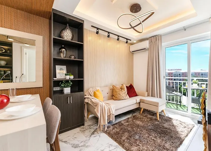 Apartment 537 Amani Luxury Suite, 3 Minutes To Airport,with Gym & Pool, Fast Wi-fi, Free Netflix