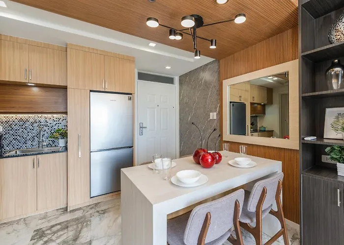 537 Amani Luxury Suite, 3 Minutes To Airport,with Gym & Pool, Fast Wi-fi, Free Netflix アパート