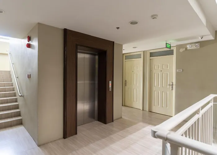 537 Amani Luxury Suite, 3 Minutes To Airport,with Gym & Pool, Fast Wi-fi, Free Netflix マクタン