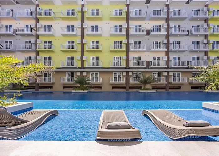537 Amani Luxury Suite, 3 Minutes To Airport,with Gym & Pool, Fast Wi-fi, Free Netflix マクタン