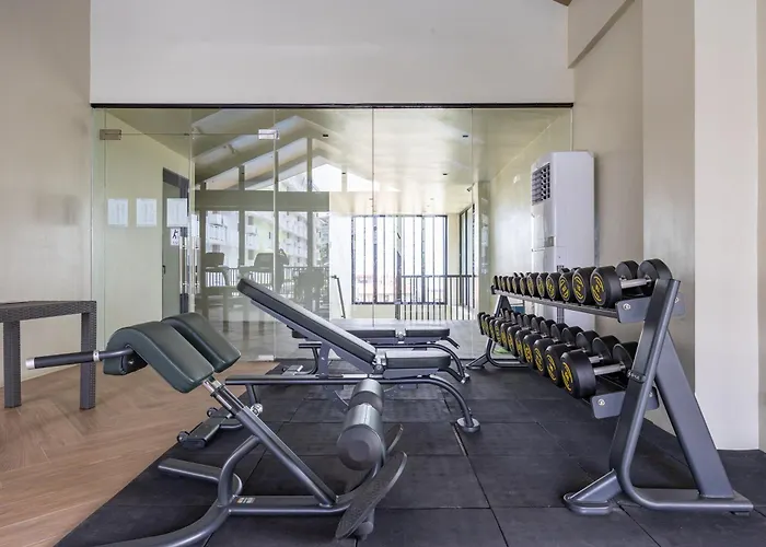 537 Amani Luxury Suite, 3 Minutes To Airport,with Gym & Pool, Fast Wi-fi, Free Netflix * マクタン